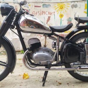 ČZ 150 C z roku 1951 – Madlo spolujezdce 9