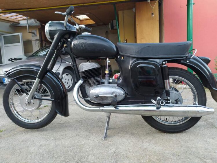 ČZ 250 typ 455 z roku 1961 – Skládání 16