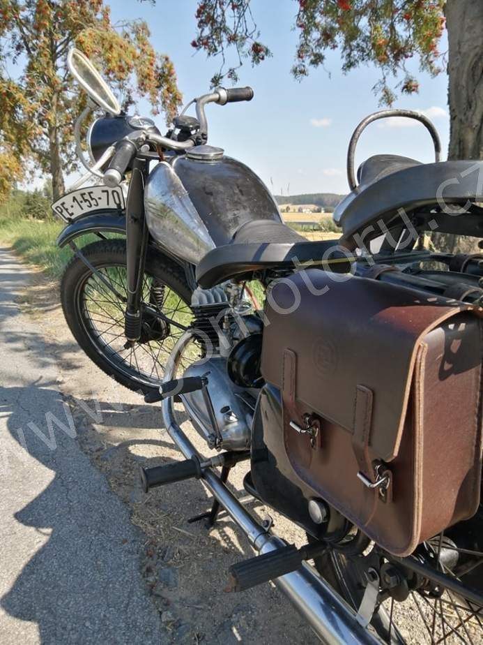 ČZ 125 T z roku 1948 – Vyjížďka 2020 196 ČZ 125 T z roku 1948 – Vyjížďka 2020 88