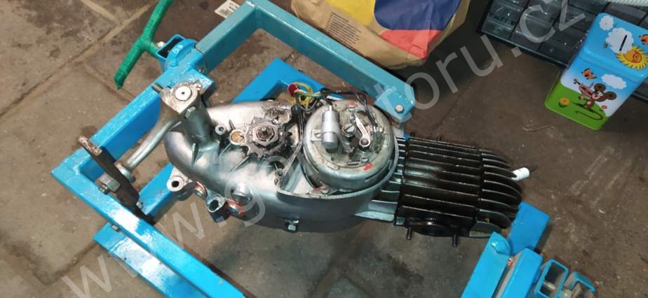 Jawa 50 typ 555 z roku 1959 - GO motoru 209 Jawa 50 typ 555 z roku 1959 - GO motoru 209