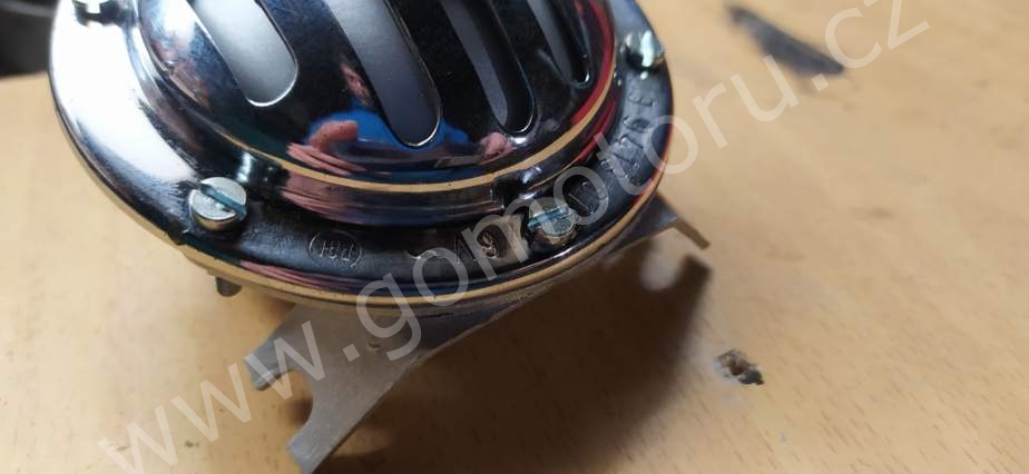 Jawa 50 typ 555 z roku 1959 - Oprava bzučáku 150 Jawa 50 typ 555 z roku 1959 - Oprava bzučáku 150