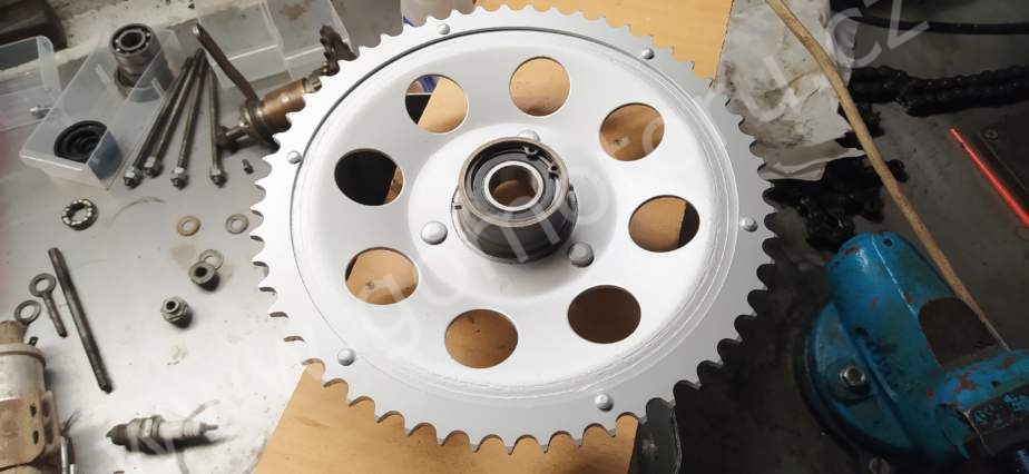 Jawa 50 typ 555 z roku 1959 - Oprava rozety 130 Jawa 50 typ 555 z roku 1959 - Oprava rozety 130