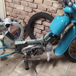 Jawa 50 typ 555 z roku 1959 - Práce na zadní části 189 Jawa 50 typ 555 z roku 1959 - Práce na zadní části 189