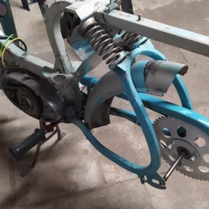 Jawa 50 typ 555 z roku 1959 - Práce na zadní části 198 Jawa 50 typ 555 z roku 1959 - Práce na zadní části 198