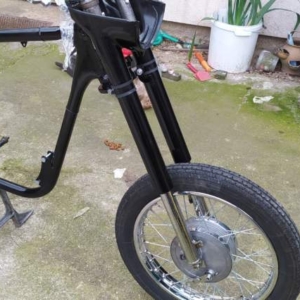 ČZ 125 typ 453 z roku 1961 - Lakování a skládání předku motocyklu 70 ČZ 125 typ 453 z roku 1961 - Lakování a skládání předku motocyklu 70