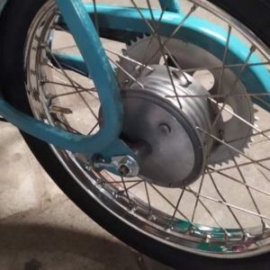 Jawa 50 typ 555 z roku 1959 - Práce na zadní části 206 Jawa 50 typ 555 z roku 1959 - Práce na zadní části 206