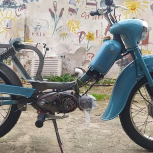 Jawa 50 typ 555 z roku 1959 - Práce na zadní části 208 Jawa 50 typ 555 z roku 1959 - Práce na zadní části 208