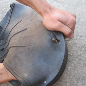 ČZ 150 C z roku 1951 - Výměna gumového potahu sedla 75 ČZ 150 C z roku 1951 - Výměna gumového potahu sedla 75