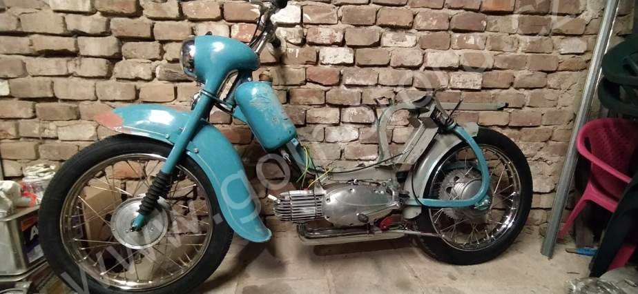 Jawa 50 typ 555 z roku 1959 – GO motoru - skládání 242 Jawa 50 typ 555 z roku 1959 – GO motoru - skládání 242