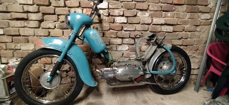 Jawa 50 typ 555 z roku 1959 – GO motoru – skládání 29
