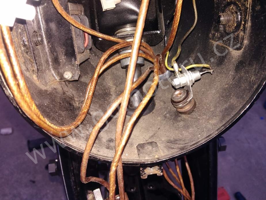 ČZ 125/150 B,T,C - Řešení tlumivky a usměrňovače 1 ČZ 125/150 B,T,C - Řešení tlumivky a usměrňovače 1