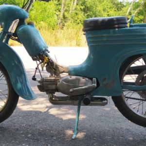 Jawa 50 typ 555 z roku 1959 - Záběh motoru 45 Jawa 50 typ 555 z roku 1959 - Záběh motoru 45