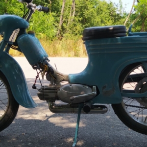 Jawa 50 typ 555 z roku 1959 - Záběh motoru 46 Jawa 50 typ 555 z roku 1959 - Záběh motoru 46