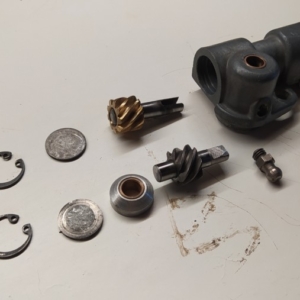 ČZ 150 C z roku 1951 - Převodník náhonu tachometru 5 ČZ 150 C z roku 1951 - Převodník náhonu tachometru 5