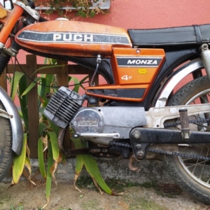 Puch Monza 4S z roku 1977 - Rozebírání rámu 108 Puch Monza 4S z roku 1977 - Rozebírání rámu 108