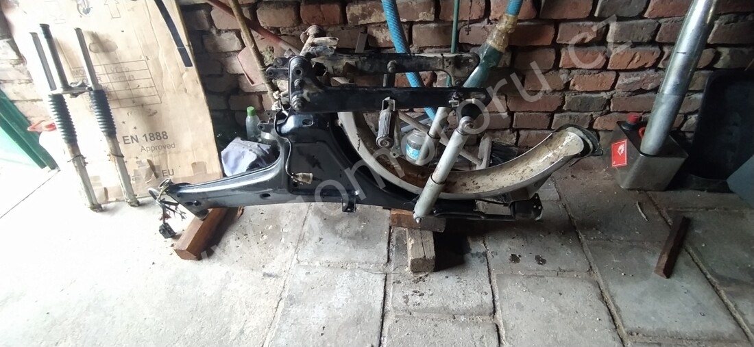 Puch Monza 4S z roku 1977 - Rozebírání rámu 106 Puch Monza 4S z roku 1977 - Rozebírání rámu 106