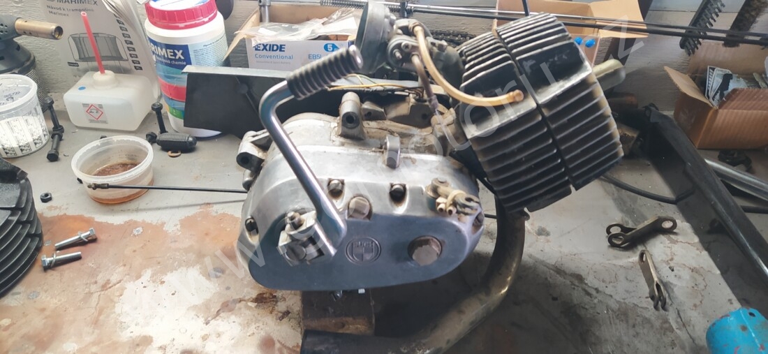 Puch Monza 4S z roku 1977 - Seznámení se s motorem 2 Puch Monza 4S z roku 1977 - Seznámení se s motorem 2