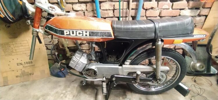 Puch Monza 4S z roku 1977 – Začínám skládat 3