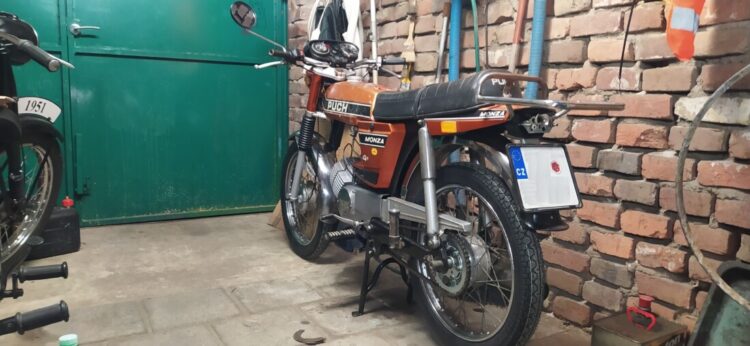 Puch Monza 4S z roku 1977 – Kompletace 5