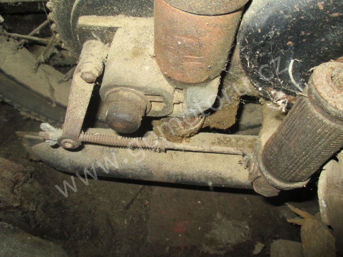 ČZ 150 C z roku 1952 - Jaký je to model 2 ČZ 150 C z roku 1952 - Jaký je to model 2