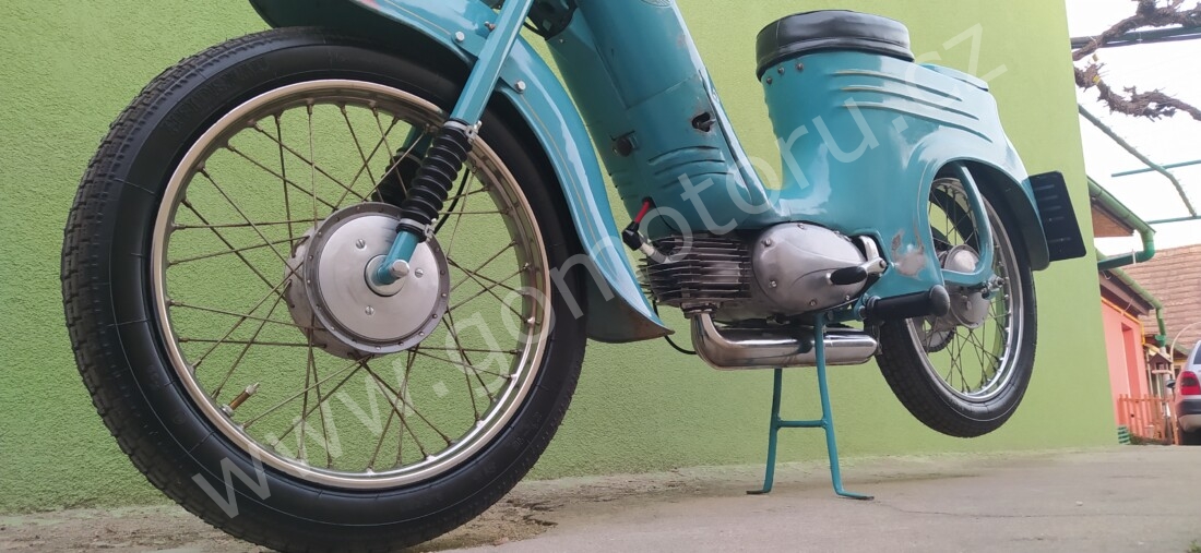 Jawa 50 typ 555 z roku 1959 - Deník 2022 1 Jawa 50 typ 555 z roku 1959 - Deník 2022 1