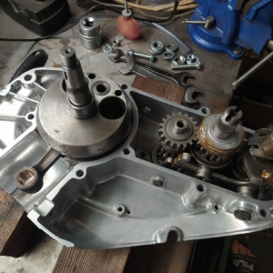 ČZ 150 C z roku 1951 - Skládání motoru 98 ČZ 150 C z roku 1951 - Skládání motoru 98