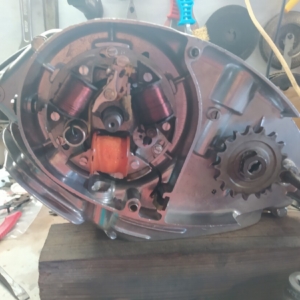 ČZ 150 C z roku 1951 - Skládání motoru 103 ČZ 150 C z roku 1951 - Skládání motoru 103