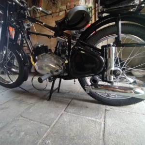 ČZ 150 C z roku 1951 - Skládání motoru 110 ČZ 150 C z roku 1951 - Skládání motoru 110