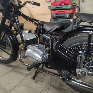 ČZ 150 C z roku 1951 - Skládání motoru 112 ČZ 150 C z roku 1951 - Skládání motoru 112