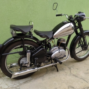 ČZ 150 C z roku 1951 - Příprava na veteránskou testaci 258 ČZ 150 C z roku 1951 - Příprava na veteránskou testaci 258