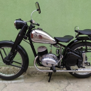 ČZ 150 C z roku 1951 - Příprava na veteránskou testaci 255 ČZ 150 C z roku 1951 - Příprava na veteránskou testaci 255