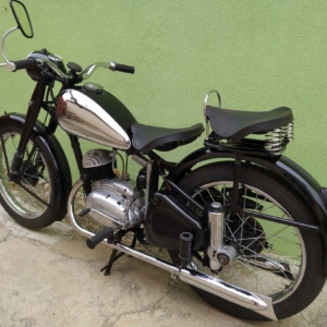 ČZ 150 C z roku 1951 - Příprava na veteránskou testaci 257 ČZ 150 C z roku 1951 - Příprava na veteránskou testaci 257