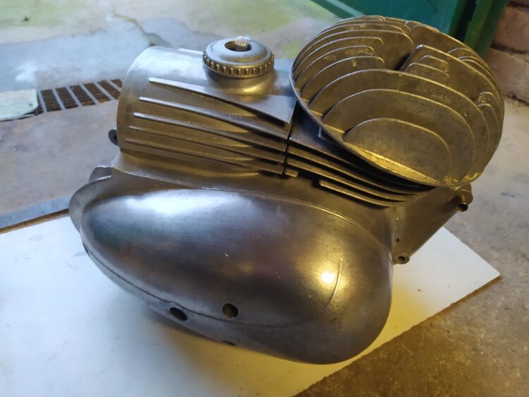 ČZ 125 typ 453 z roku 1961 – Bloky před čištěním [16]