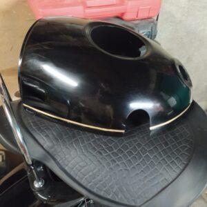 ČZ 125 typ 453 z roku 1961 – Přeleštění laku [5]