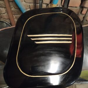 ČZ 125 typ 453 z roku 1961 – Přeleštění laku [10]