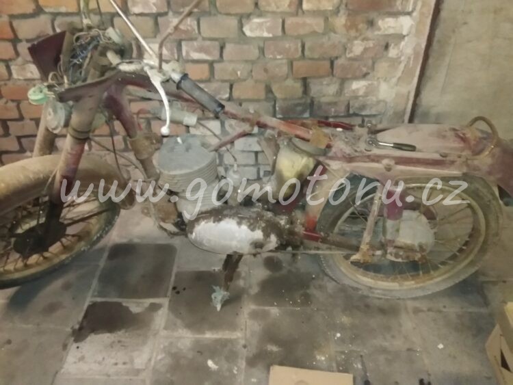 ČZ 175 typ 470 z roku 1968 - Rozebírání 1