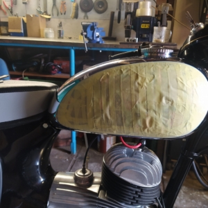 ČZ 125 typ 453 z roku 1961 - Lakování nádrže 289 ČZ 125 typ 453 z roku 1961 - Lakování nádrže 289