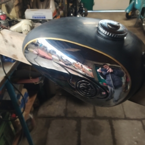 ČZ 125 typ 453 z roku 1961 - Linkování nádrže 306 ČZ 125 typ 453 z roku 1961 - Linkování nádrže 306