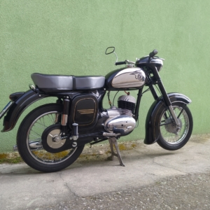 ČZ 125 typ 453 z roku 1961 - Po renovaci 330 ČZ 125 typ 453 z roku 1961 - Po renovaci 330