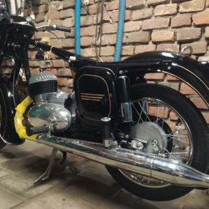 Skládání motorky - ČZ 125 typ 453 z roku 1961 229 Skládání motorky - ČZ 125 typ 453 z roku 1961 229