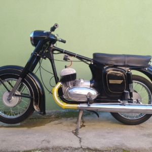 Skládání motorky - ČZ 125 typ 453 z roku 1961 230 Skládání motorky - ČZ 125 typ 453 z roku 1961 230