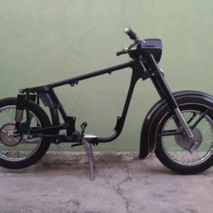 Skládání motorky - ČZ 125 typ 453 z roku 1961 221 Skládání motorky - ČZ 125 typ 453 z roku 1961 221