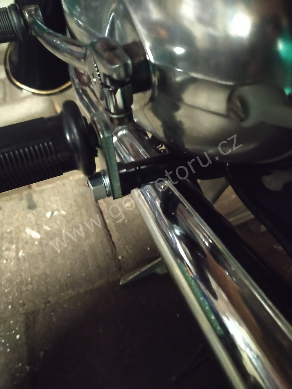 ČZ 125 typ 453 z roku 1961 - Výměna držáků stupaček 268 ČZ 125 typ 453 z roku 1961 - Výměna držáků stupaček 268