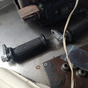 ČZ 125 typ 453 z roku 1961 - Výměna držáků stupaček 272 ČZ 125 typ 453 z roku 1961 - Výměna držáků stupaček 272