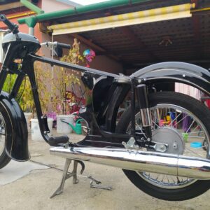 Skládání motorky – ČZ 125 typ 453 z roku 1961 [11]