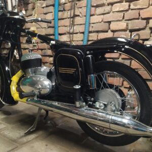 Skládání motorky – ČZ 125 typ 453 z roku 1961 [13]