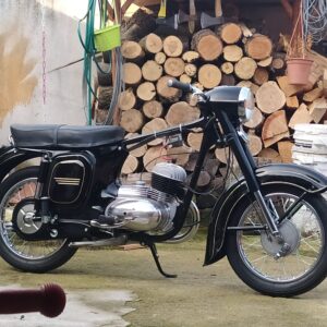 Skládání motorky – ČZ 125 typ 453 z roku 1961 [18]