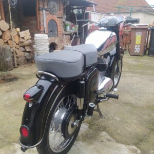 ČZ 125 typ 453 z roku 1961 – Nové sedlo [7]