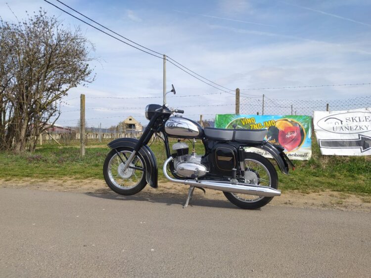 ČZ 125 typ 453 z roku 1961 – První jízda po renovaci [2]