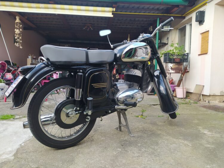 ČZ 125 typ 453 z roku 1961 – Testovací jízda po opravách 2